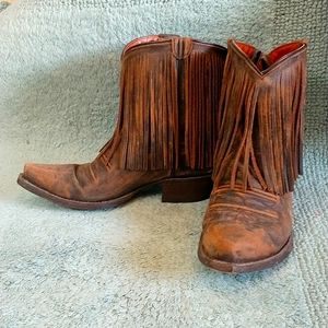 Fantastic fringe cowgirl boots - low, snip toe.  Eight Second Angel size 7.5